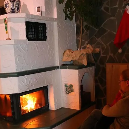 Holiday Waldferienpark Gerolstein-5 *